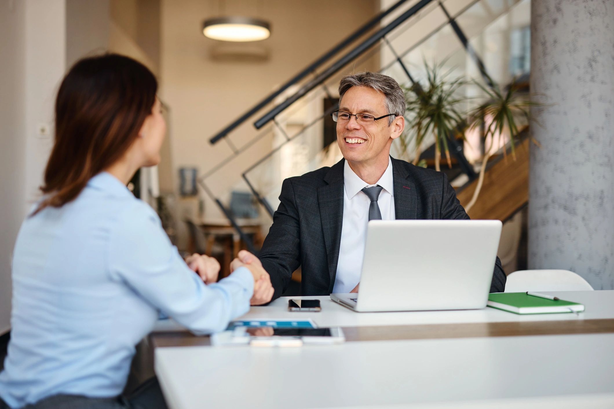 VRC case manager meeting one-on-one with a veteran to build a recovery plan